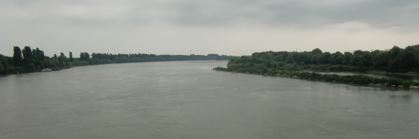 Fiume Po e paesaggio fluviale lungo la Tappa 21 del Cammino di Santa Giulia tra Guastalla e Cicognara di Viadana