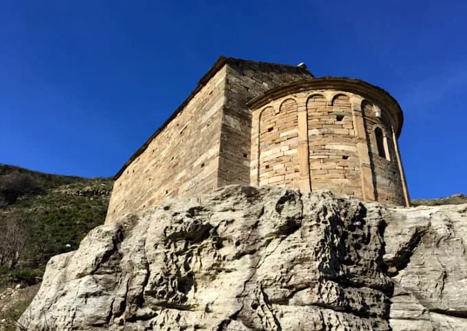 Chapelle di San Micheli a Sisco nel Capo Corso, cappella romanica dell’XI secolo costruita da maestri toscani