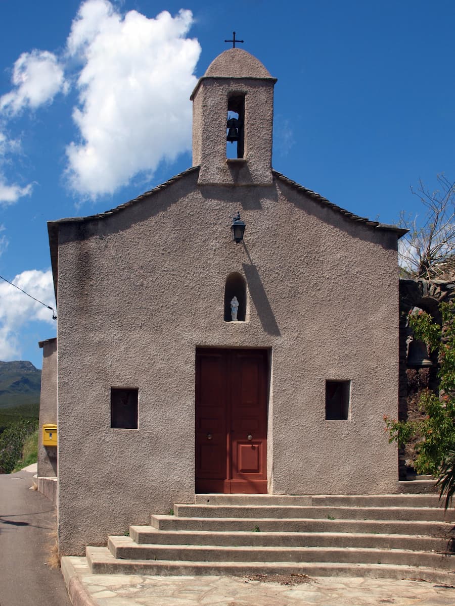 Chapelle Santa Maria Natività (Notre-Dame de Lavasina) a Cruscianu di Sisco, piccola cappella del Capo Corso lungo il Cammino di Santa Giulia